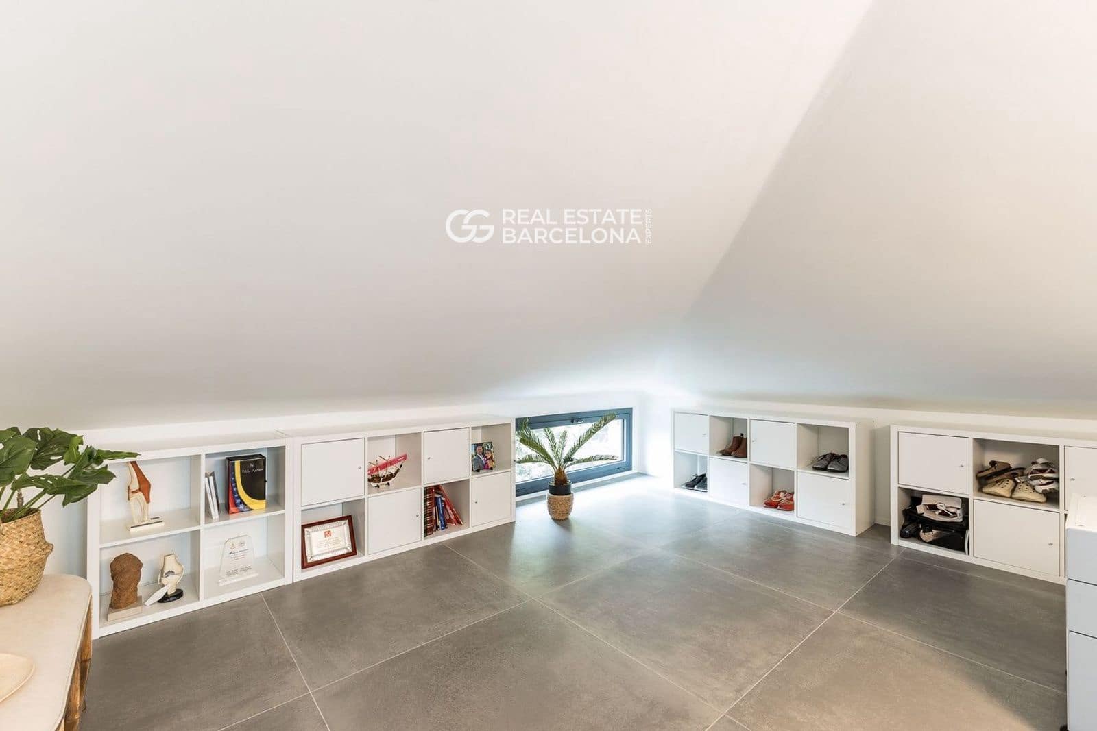 3 soveværelse Villa til salg i Gava med swimmingpool - € 1.280.000 (Ref: 9552691)