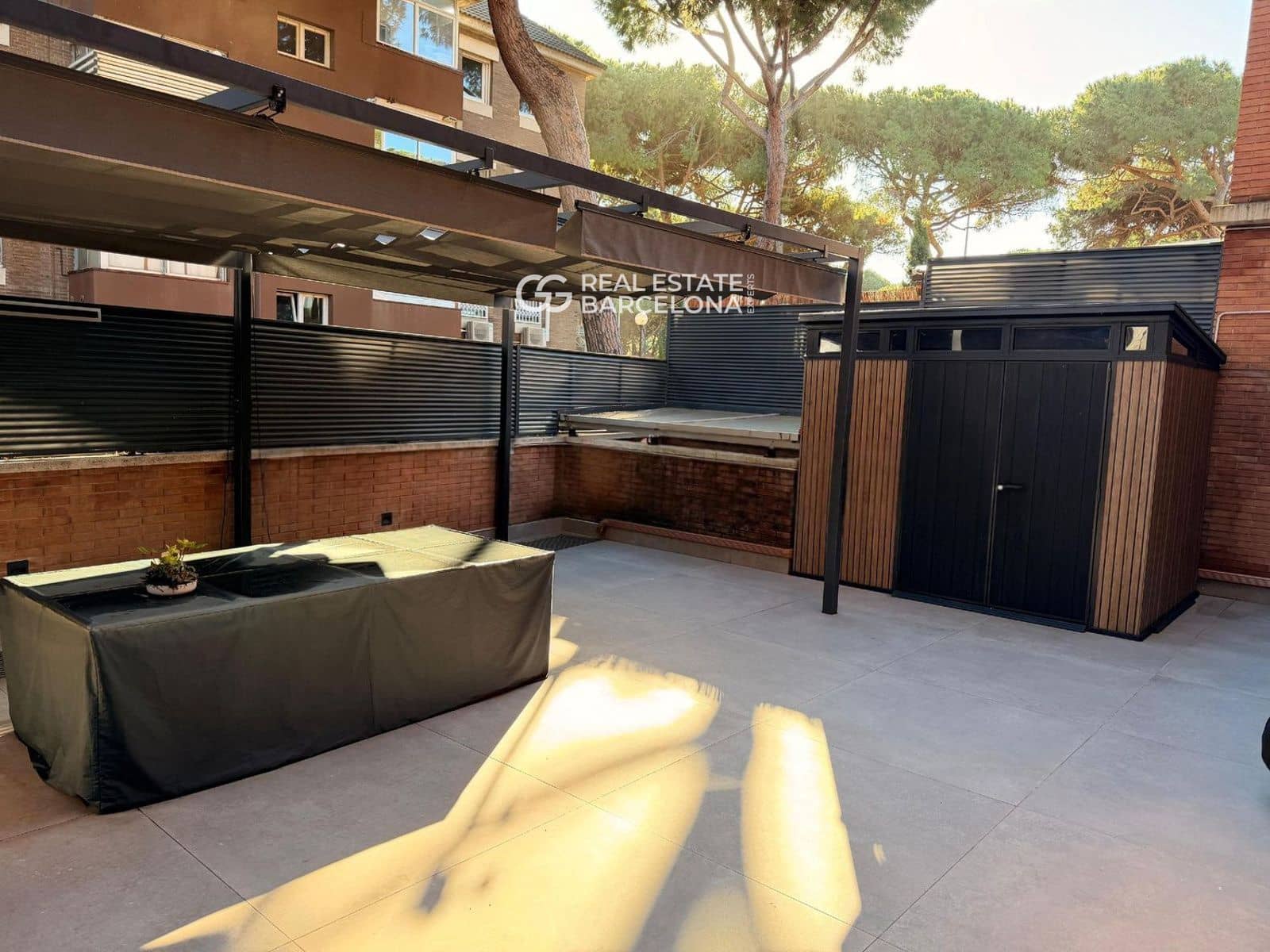 3 soveværelse Villa til salg i Gava med swimmingpool - € 1.280.000 (Ref: 9552691)