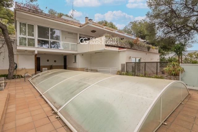 12 slaapkamer Villa te koop in Castelldefels met zwembad garage - € 1.930.000 (Ref: 9572005)