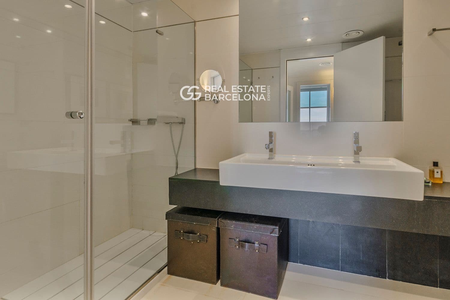 Piso de 2 habitaciones en Barcelona ciudad en venta con piscina garaje - 2.195.000 € (Ref: 9580122)