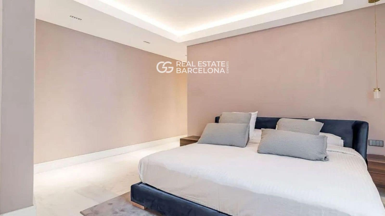 4 makuuhuone Asunto myytävänä paikassa Barcelona kaupunki mukana uima-altaan 
autotalli - 4 650 000 € (Ref: 9593054)