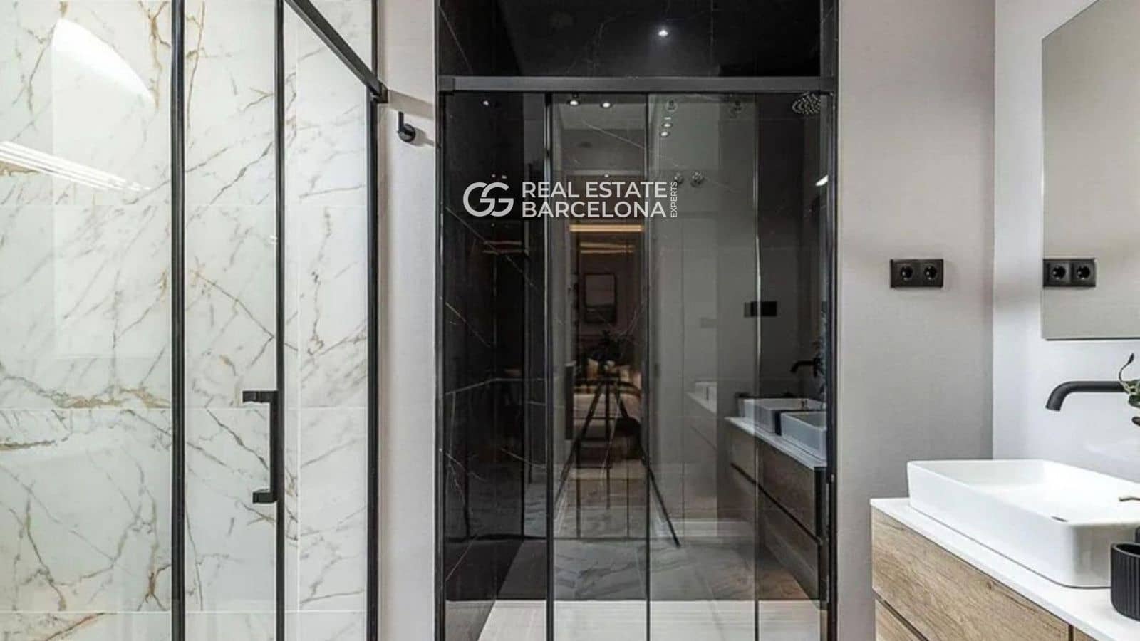 4 makuuhuone Asunto myytävänä paikassa Barcelona kaupunki mukana uima-altaan 
autotalli - 4 650 000 € (Ref: 9593054)