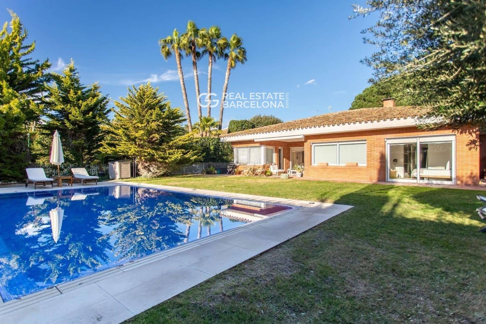 4 bedroom Villa for sale in Sant Andreu de Llavaneres with pool garage - € 1,290,000 (Ref: 9610029)