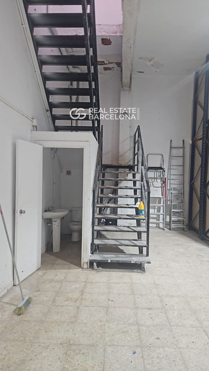 Kaupallinen myytävänä paikassa Sabadell - 390 000 € (Ref: 9656595)