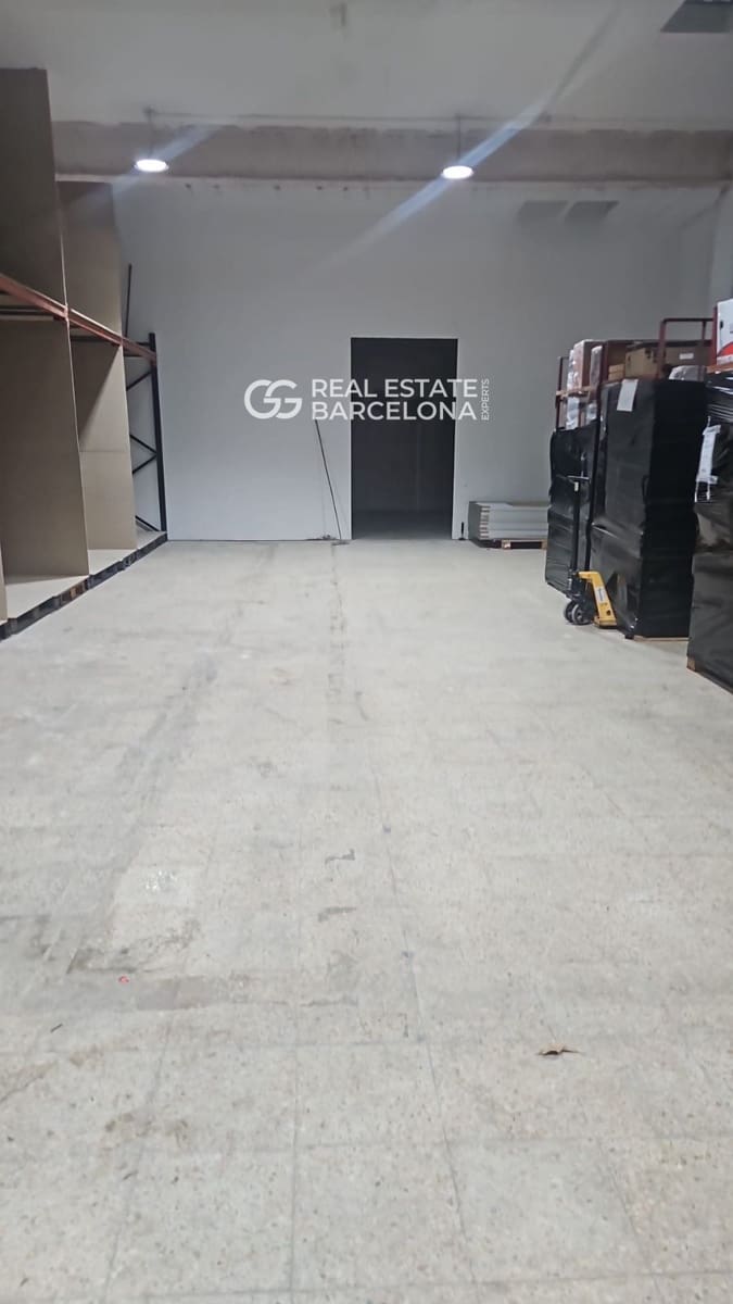 Kaupallinen myytävänä paikassa Sabadell - 390 000 € (Ref: 9656595)