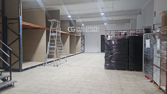 Kaupallinen myytävänä paikassa Sabadell - 390 000 € (Ref: 9656595)