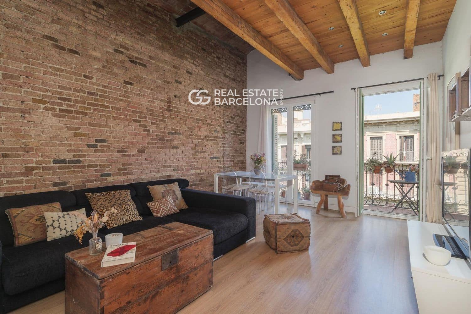 2 bedroom Penthouse for sale in Barcelona city - € 650,000 (Ref: 9665454)