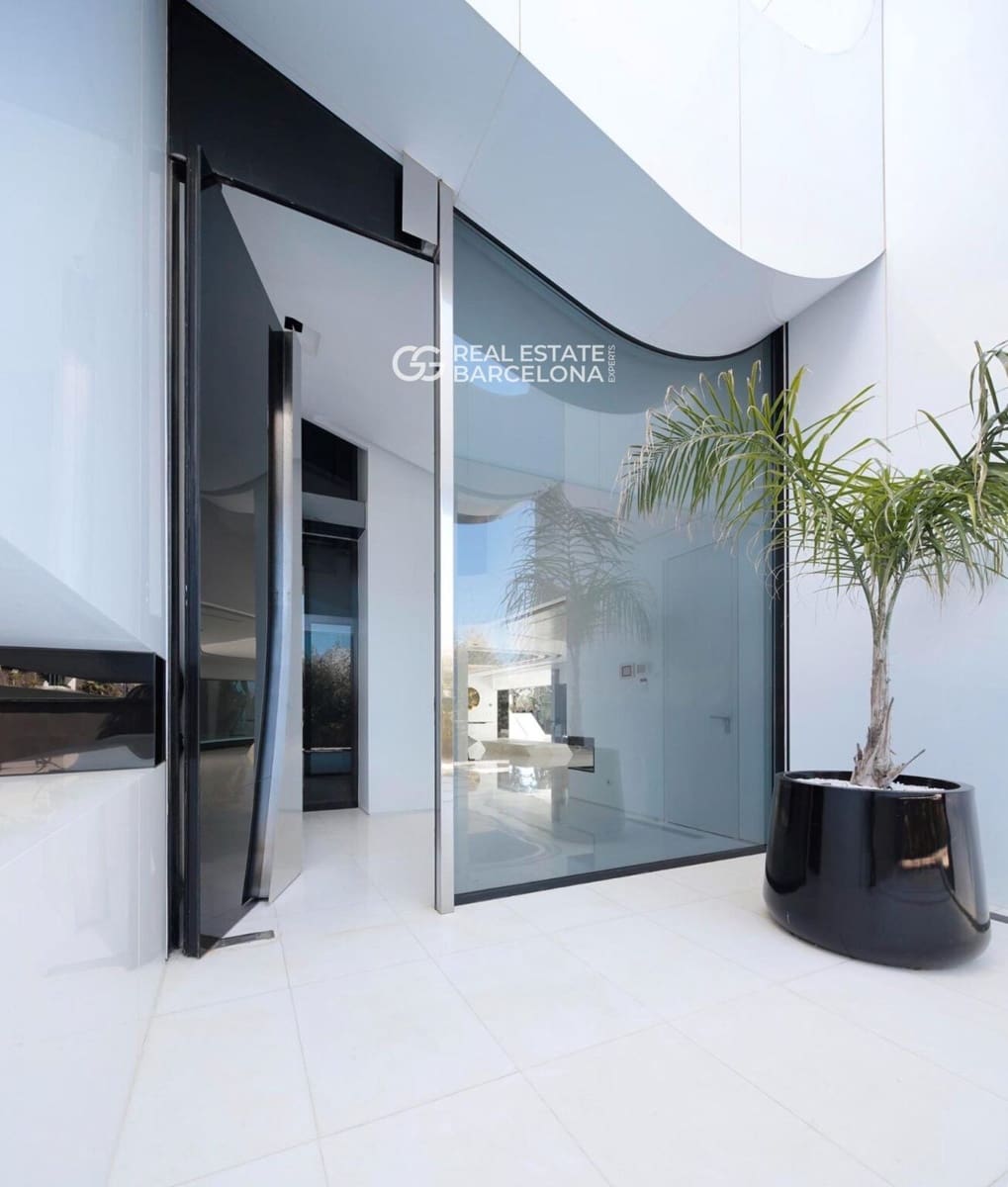 7 bedroom Villa for sale in Gava - € 14,000,000 (Ref: 9687443)