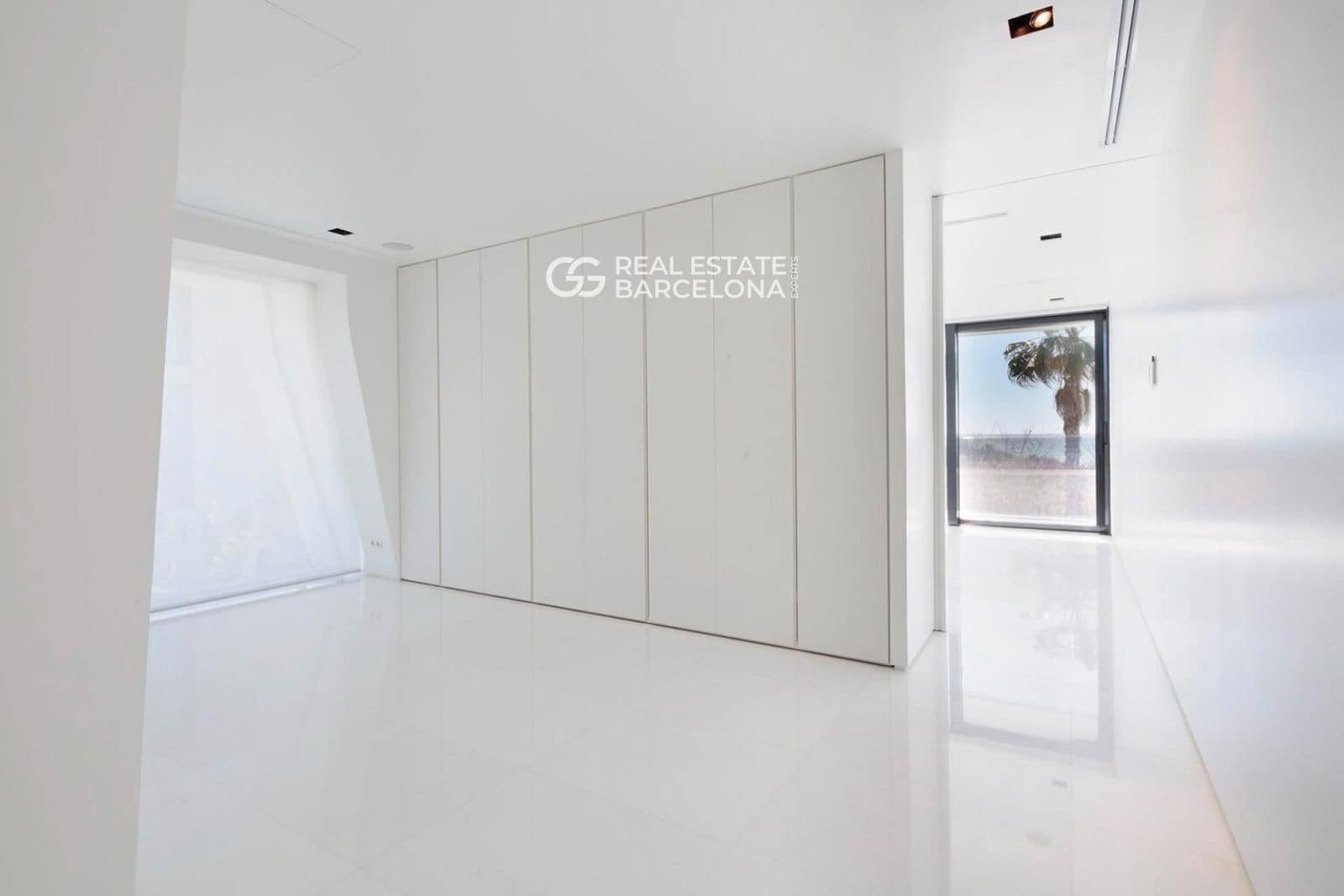 7 bedroom Villa for sale in Gava - € 14,000,000 (Ref: 9687443)