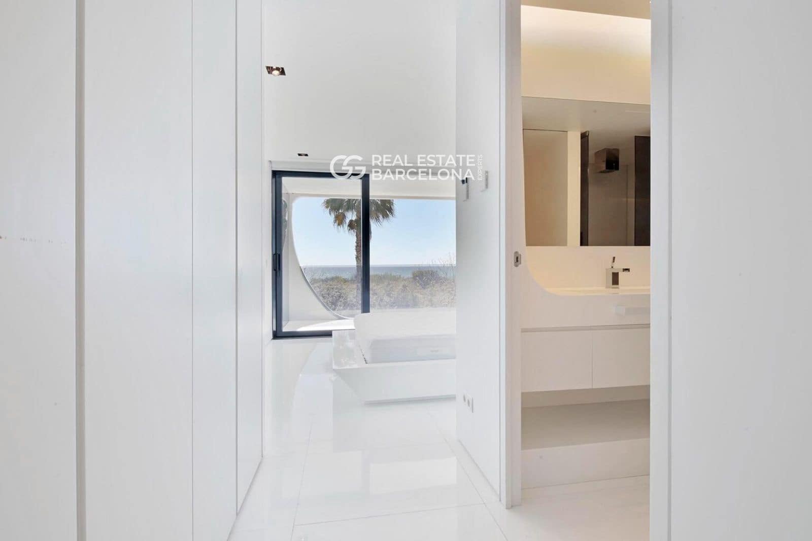 7 bedroom Villa for sale in Gava - € 14,000,000 (Ref: 9687443)