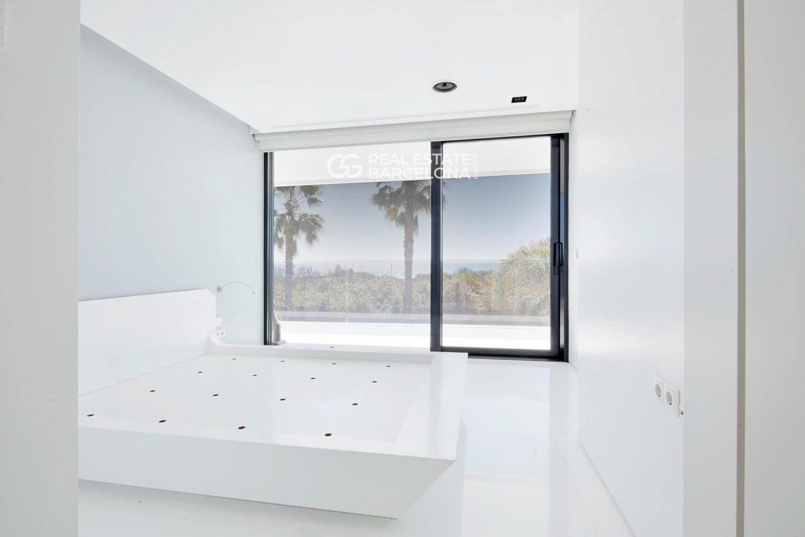 7 bedroom Villa for sale in Gava - € 14,000,000 (Ref: 9687443)