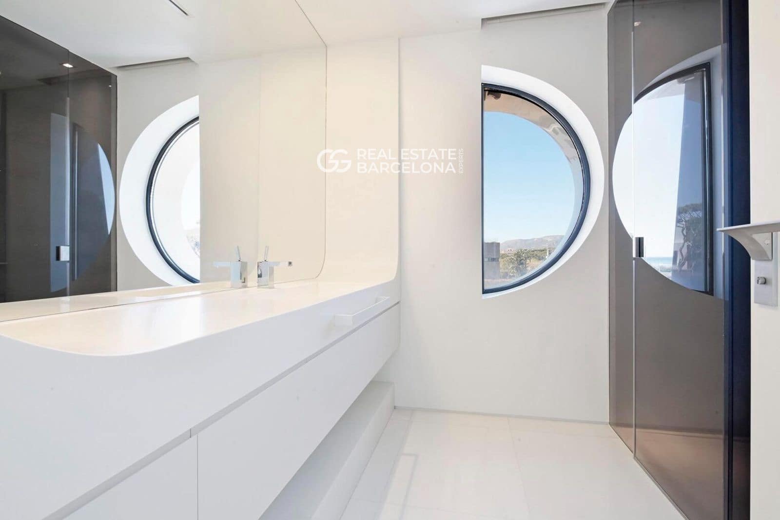 7 bedroom Villa for sale in Gava - € 14,000,000 (Ref: 9687443)