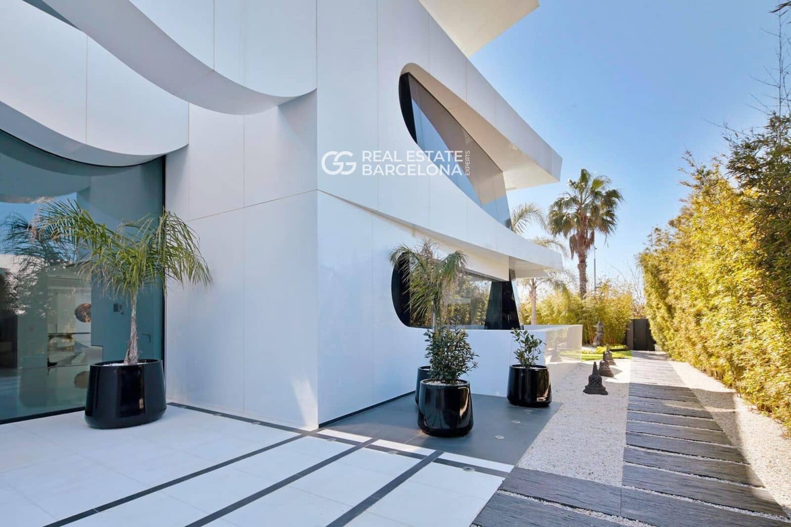 7 bedroom Villa for sale in Gava - € 14,000,000 (Ref: 9687443)