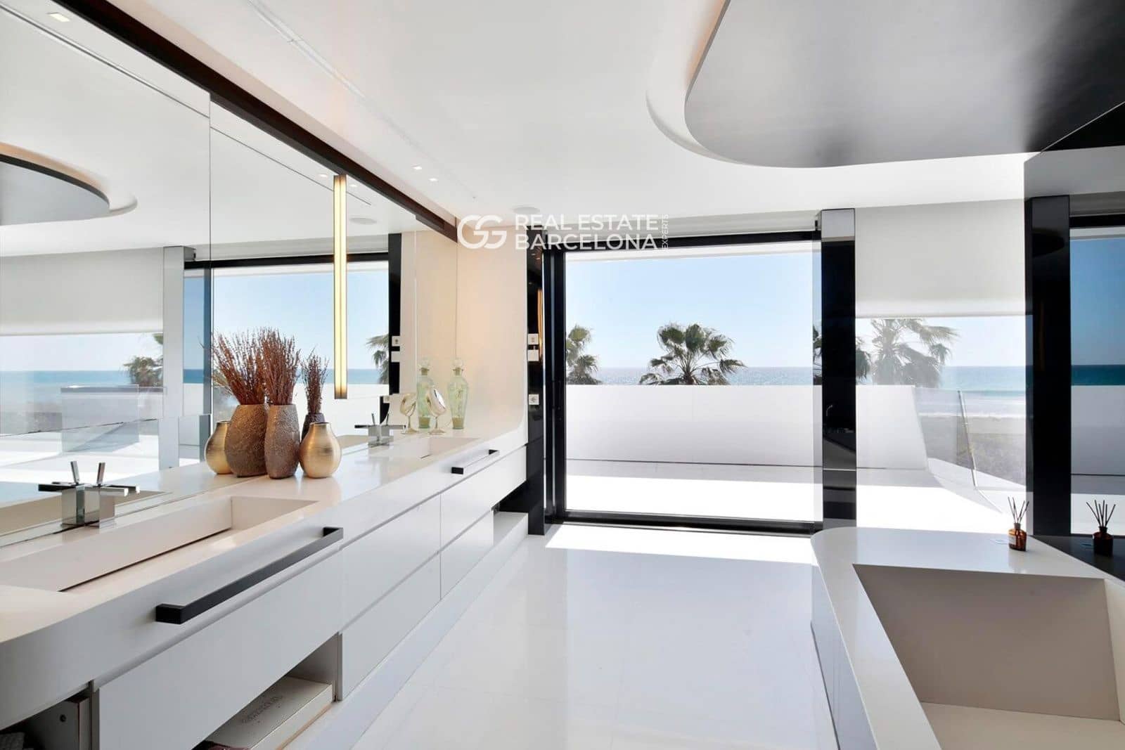 7 bedroom Villa for sale in Gava - € 14,000,000 (Ref: 9687443)