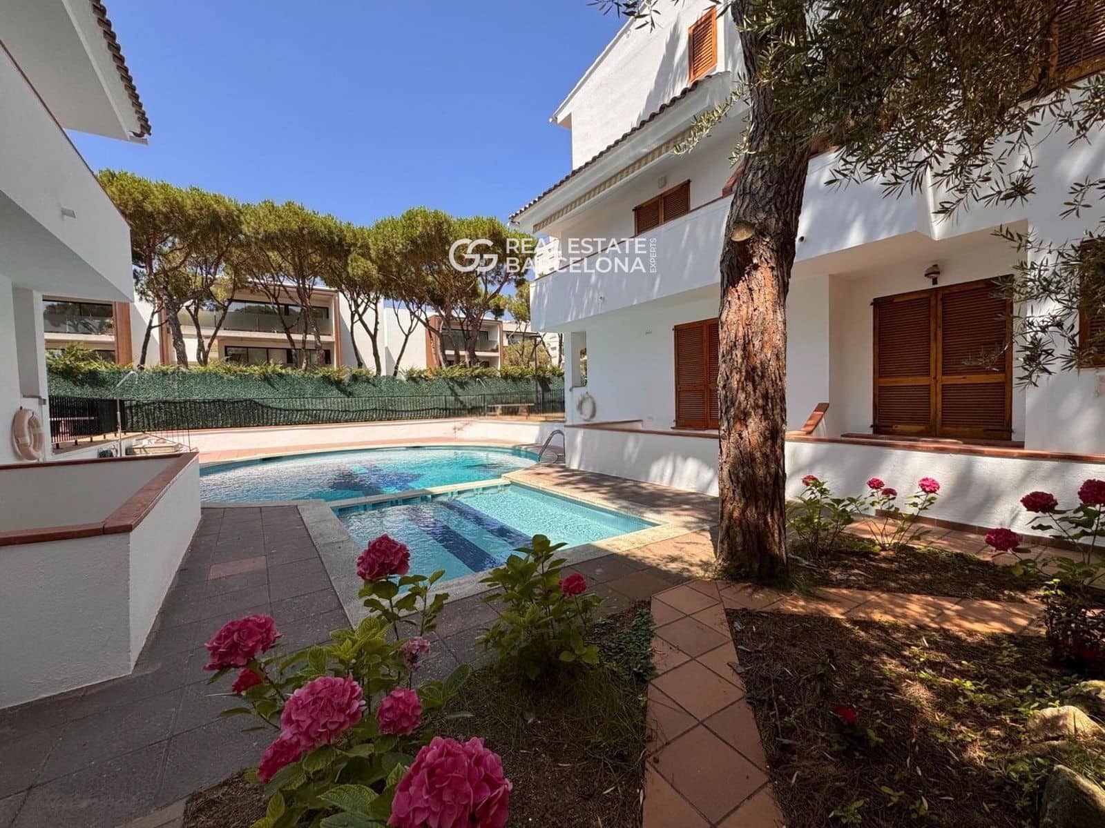 3 sypialnia Mieszkanie na sprzedaż w Platja d'Aro z basenem garażem - 470 000 € (Ref: 9687681)