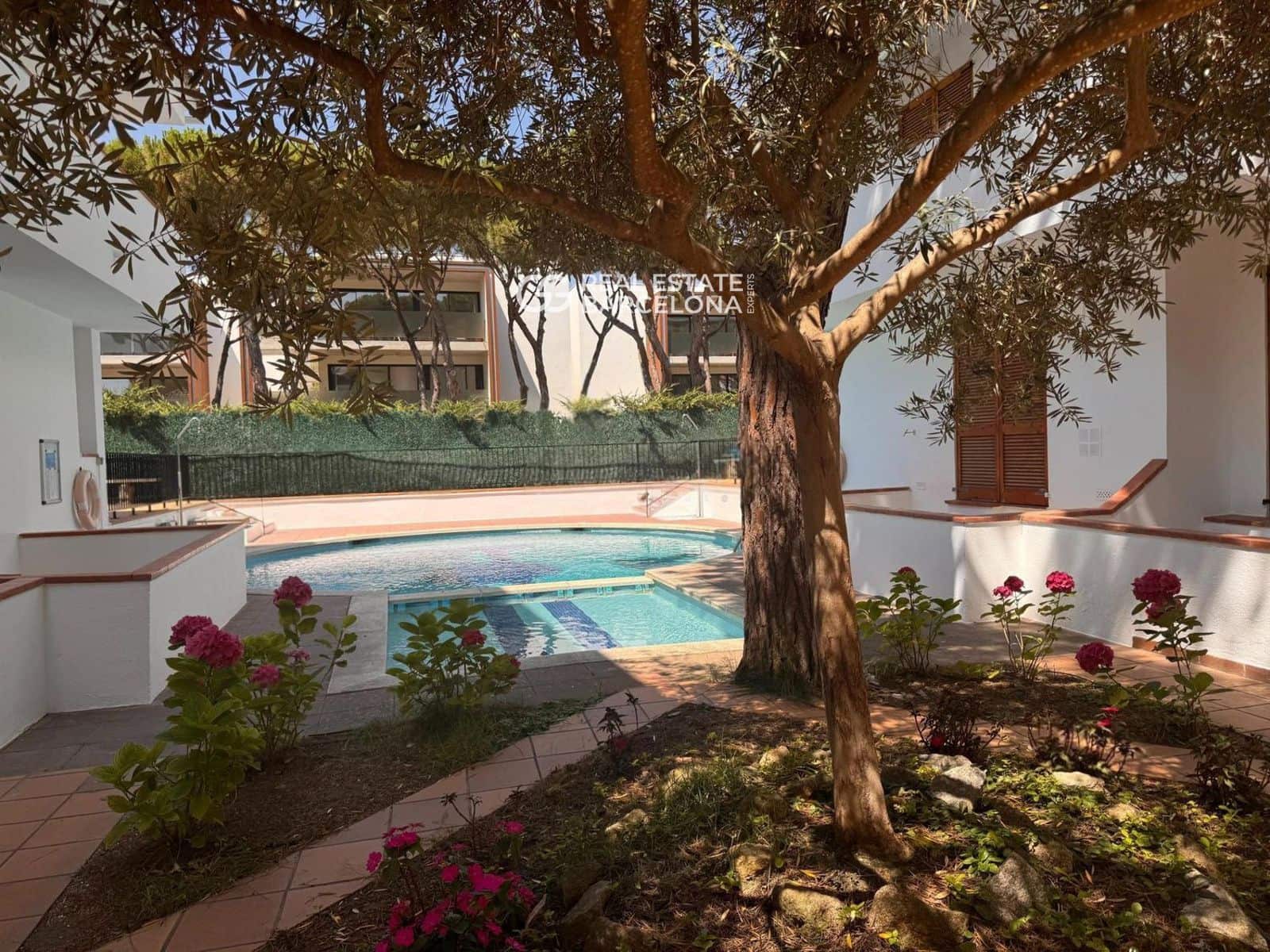 3 sypialnia Mieszkanie na sprzedaż w Platja d'Aro z basenem garażem - 470 000 € (Ref: 9687681)