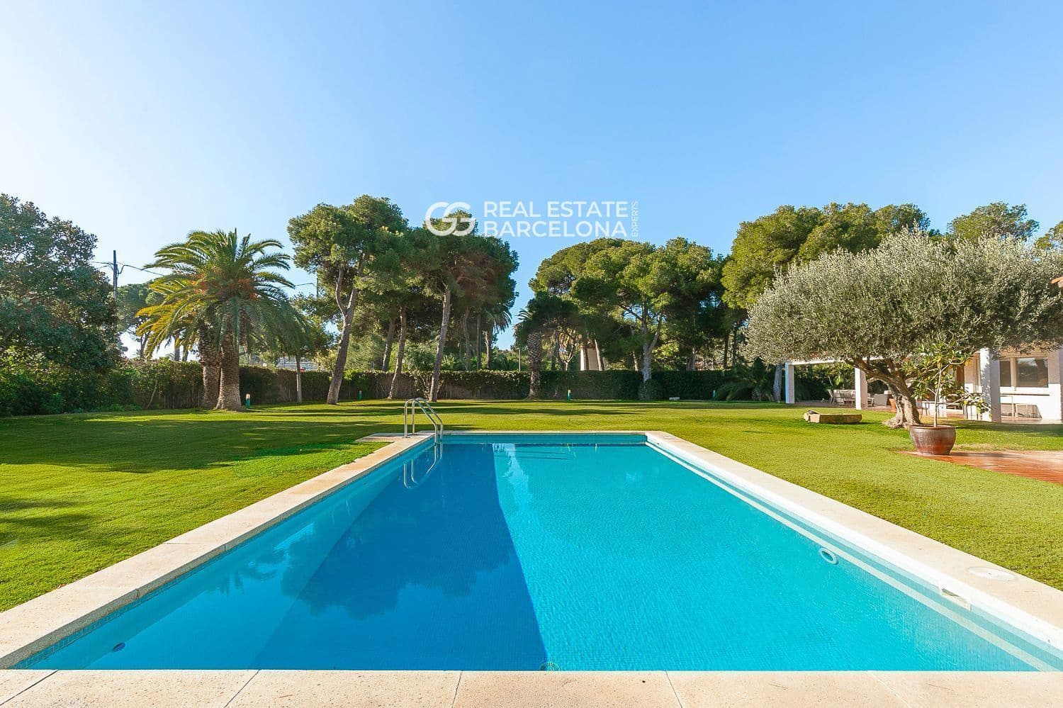 6 bedroom Villa for sale in Sitges with pool garage - € 4,500,000 (Ref: 9700033)