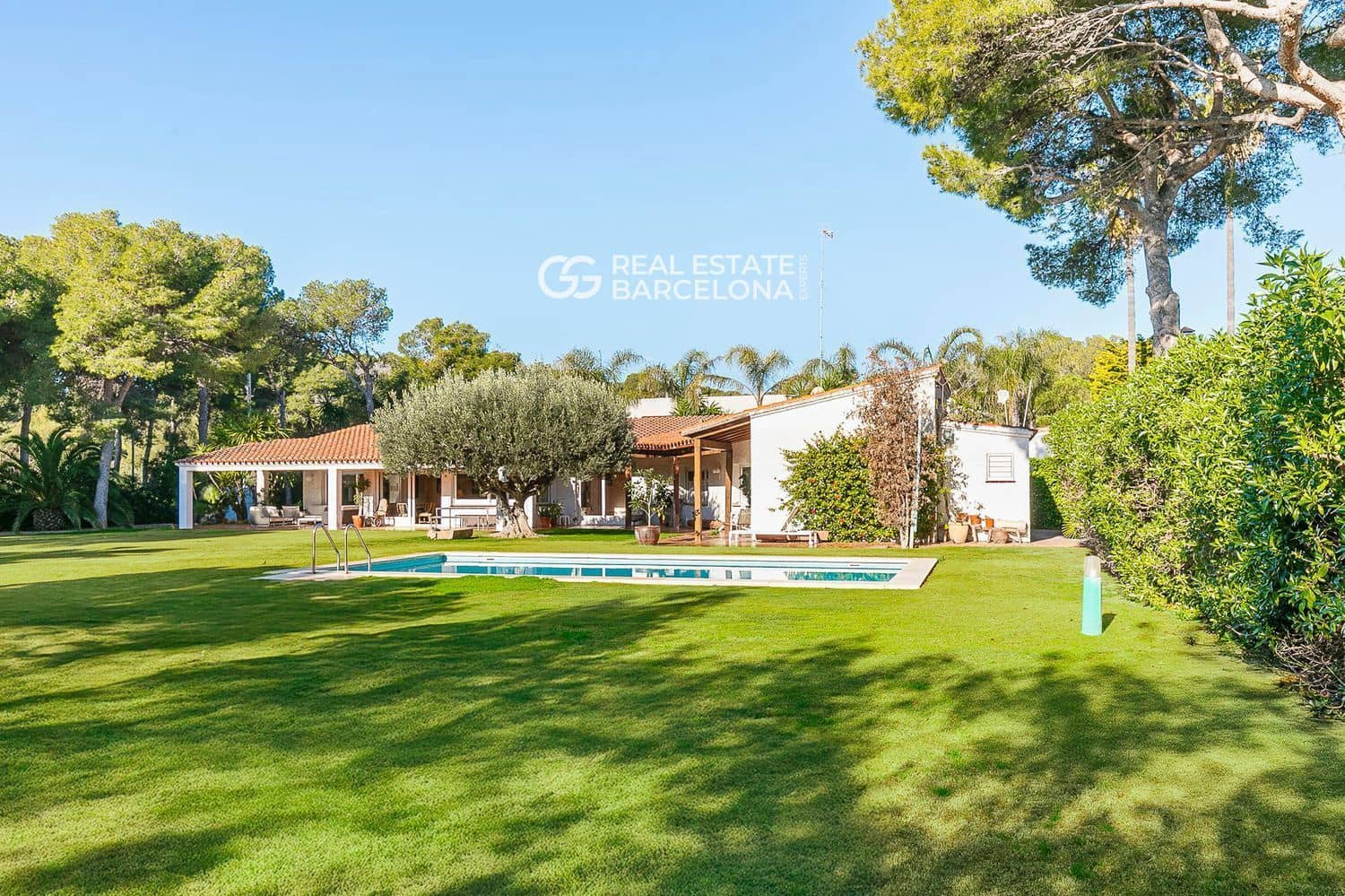 6 bedroom Villa for sale in Sitges with pool garage - € 4,500,000 (Ref: 9700033)