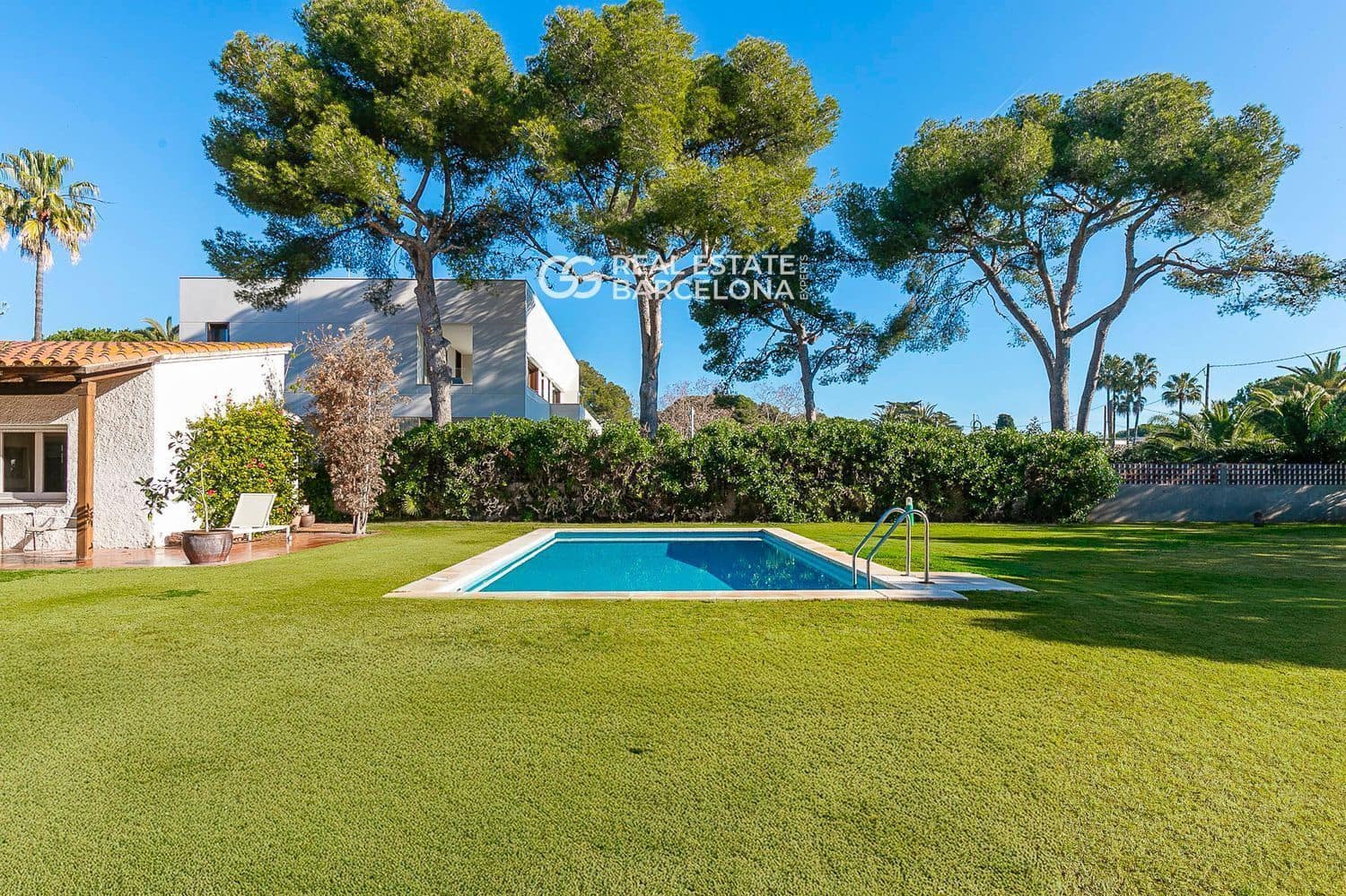 6 bedroom Villa for sale in Sitges with pool garage - € 4,500,000 (Ref: 9700033)