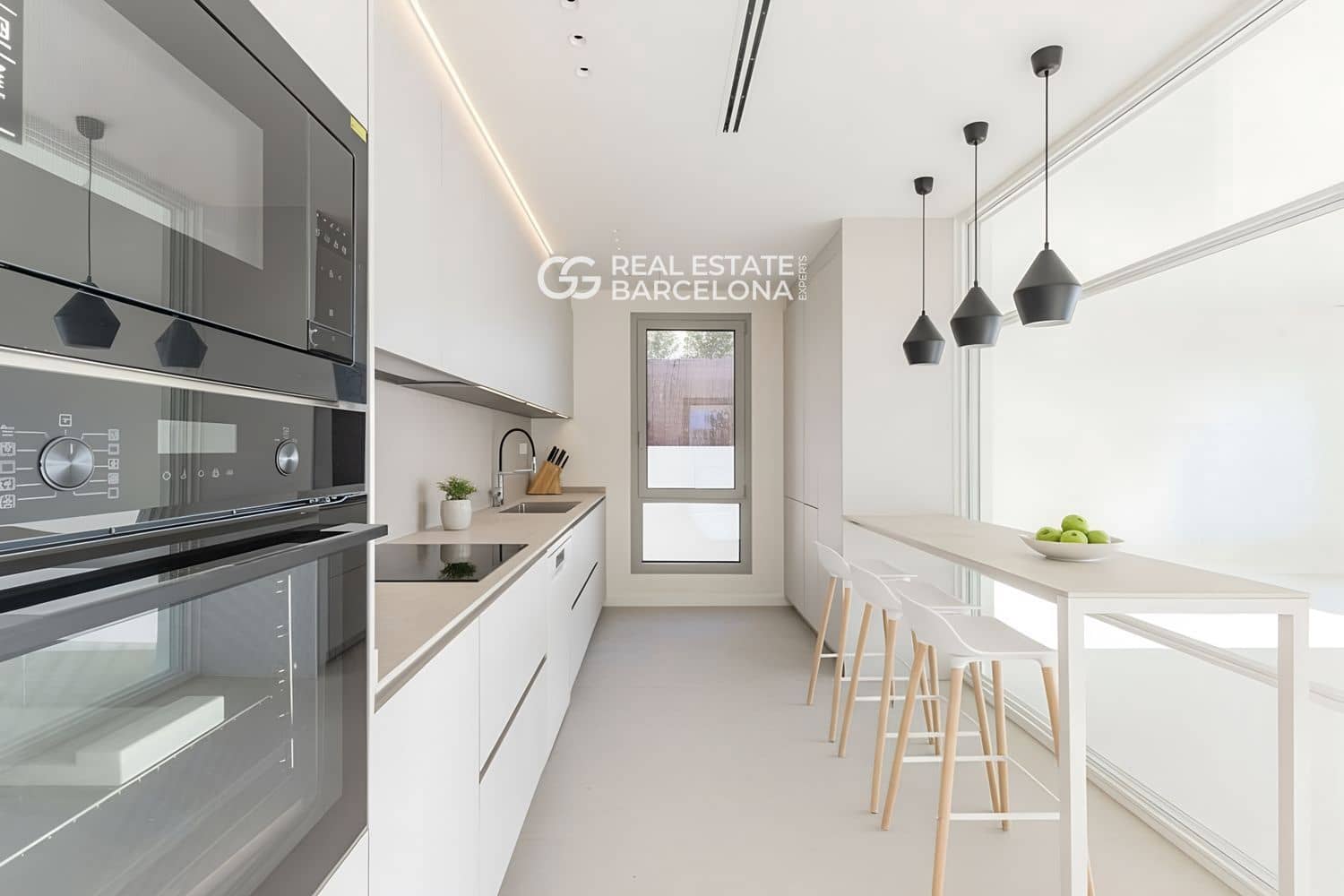 5 bedroom Villa for sale in Sitges with pool garage - € 2,840,000 (Ref: 9707774)