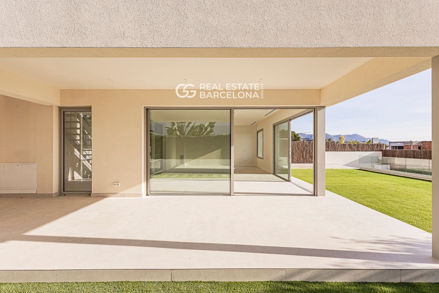 5 bedroom Villa for sale in Sitges with pool garage - € 2,840,000 (Ref: 9707774)