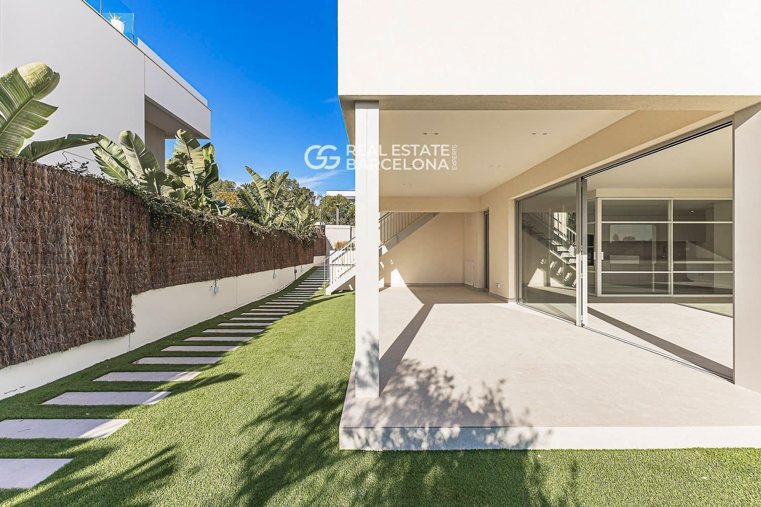 5 bedroom Villa for sale in Sitges with pool garage - € 2,840,000 (Ref: 9707774)