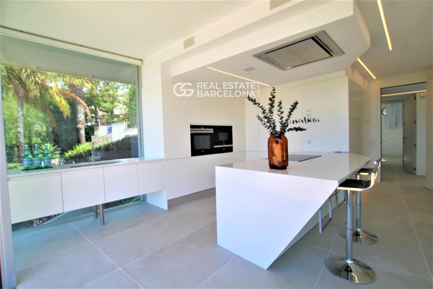 4 bedroom Villa for sale in Sitges with pool garage - € 2,800,000 (Ref: 9707776)