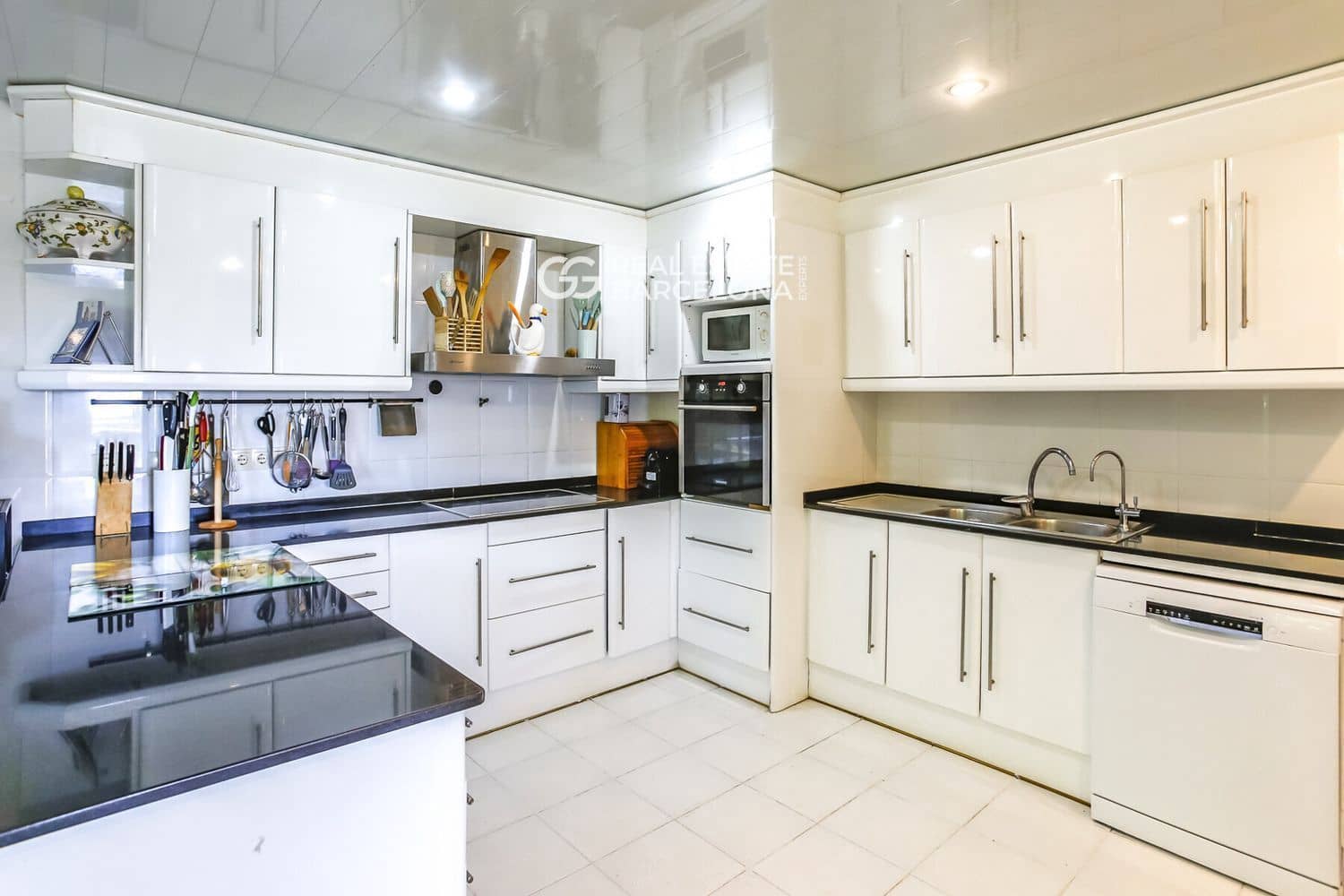 7 bedroom Villa for sale in Sitges with pool garage - € 2,490,000 (Ref: 9709205)