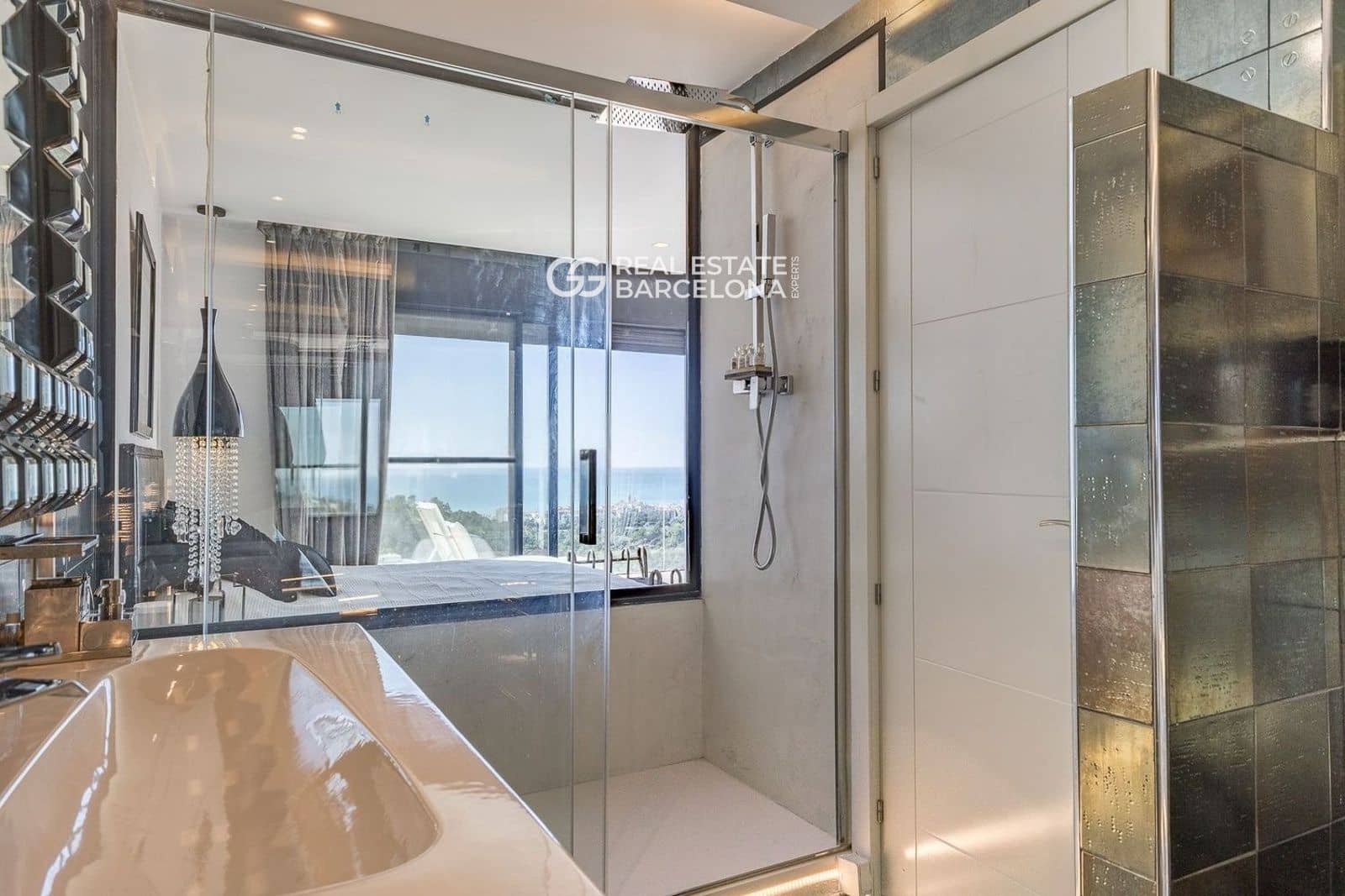 5 bedroom Villa for sale in Sitges with pool - € 1,348,000 (Ref: 9713582)