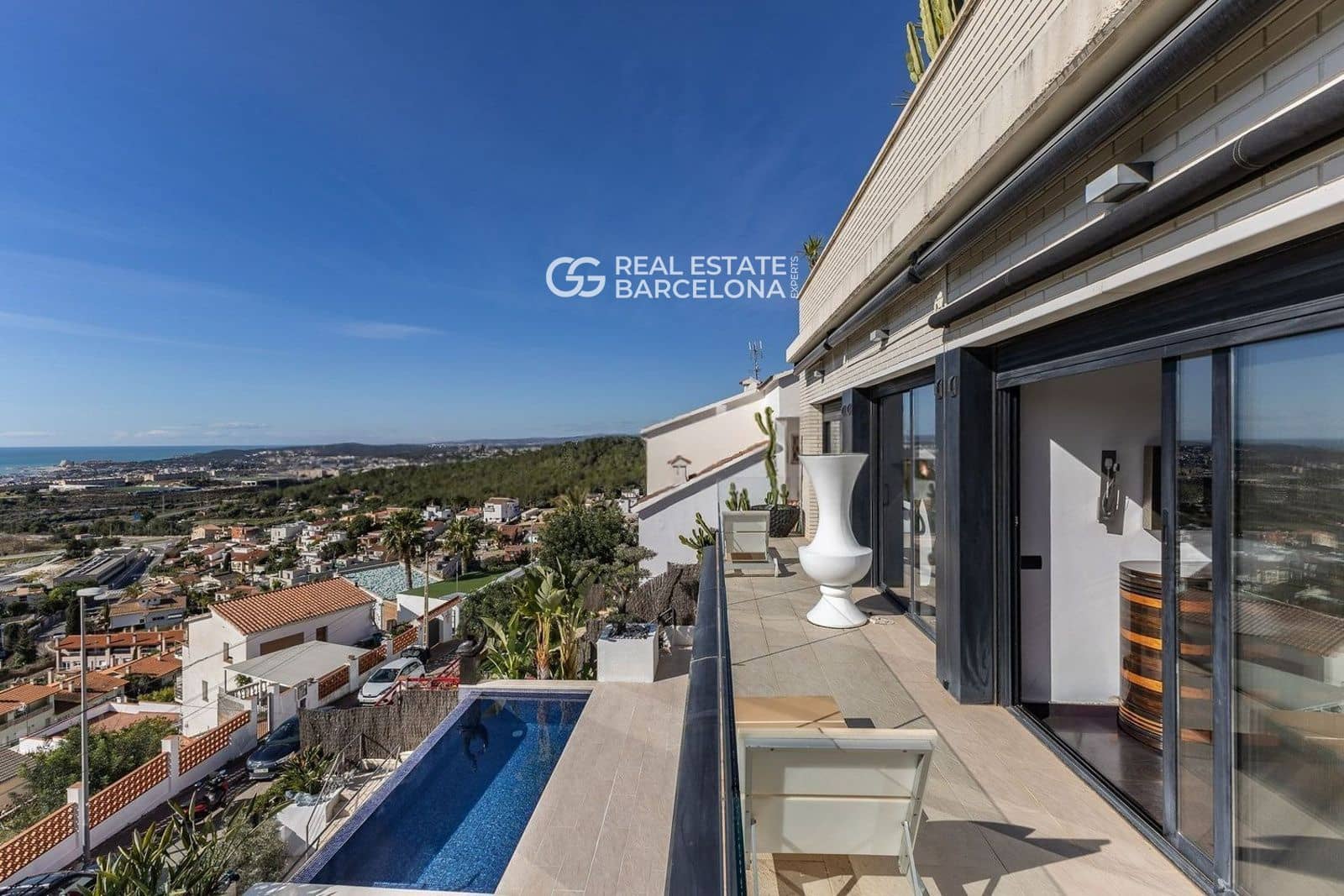 5 bedroom Villa for sale in Sitges with pool - € 1,348,000 (Ref: 9713582)