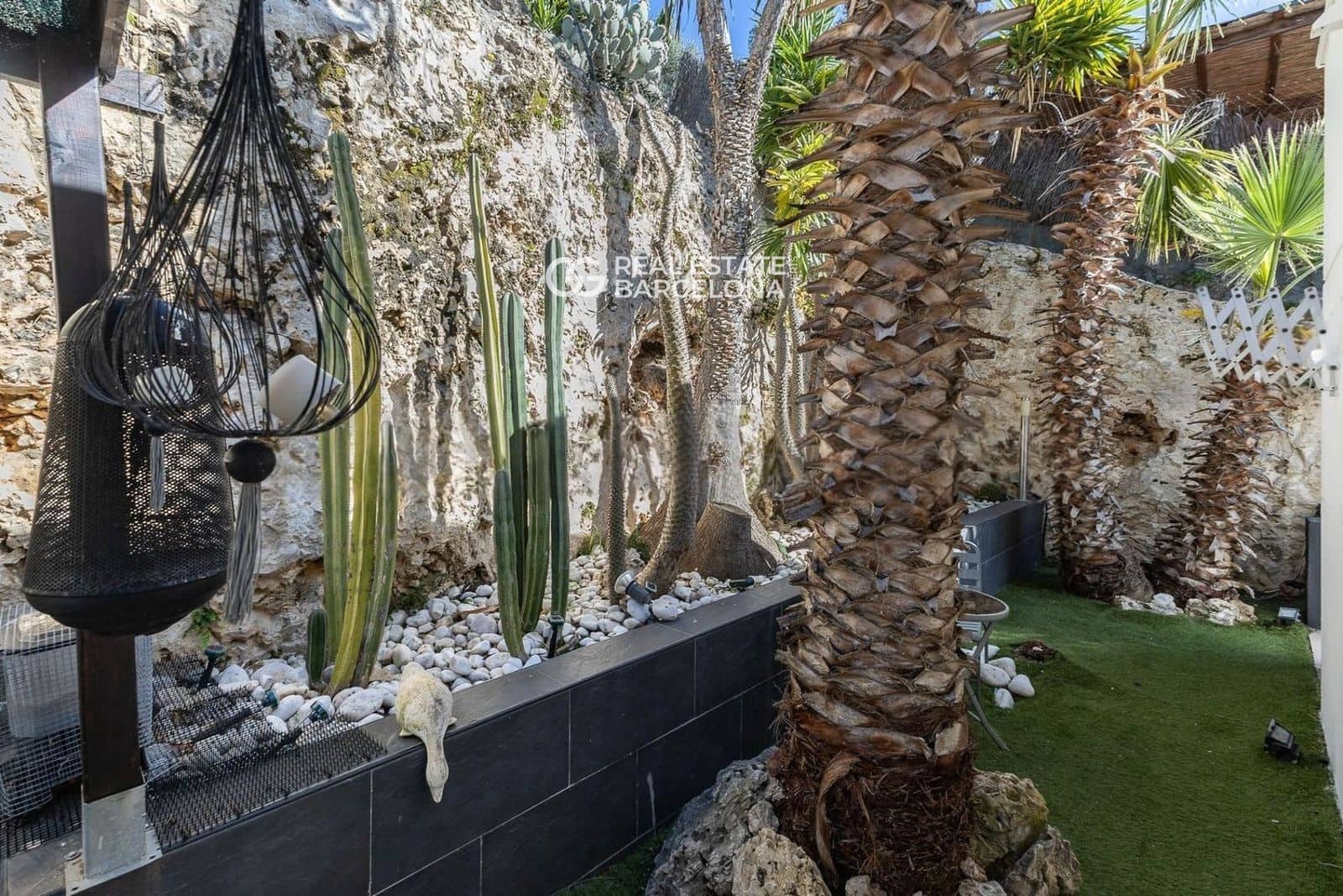 5 bedroom Villa for sale in Sitges with pool - € 1,348,000 (Ref: 9713582)