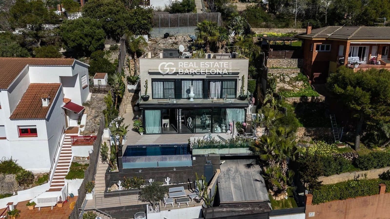 5 bedroom Villa for sale in Sitges with pool - € 1,348,000 (Ref: 9713582)