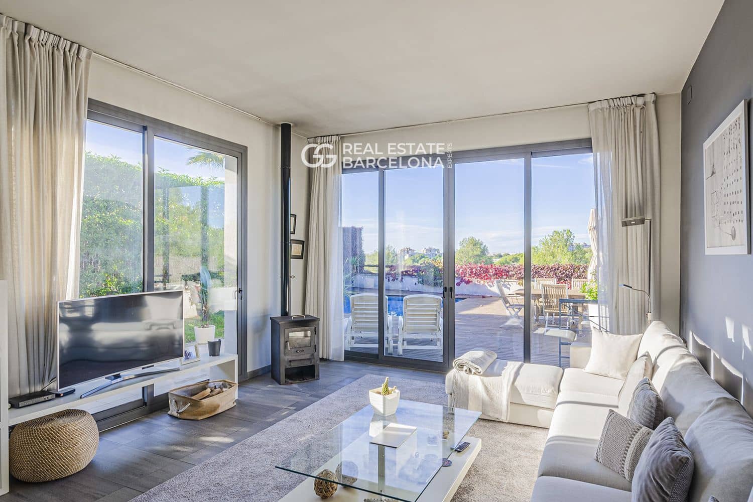 5 bedroom Villa for sale in Sitges with pool garage - € 1,380,000 (Ref: 9713583)