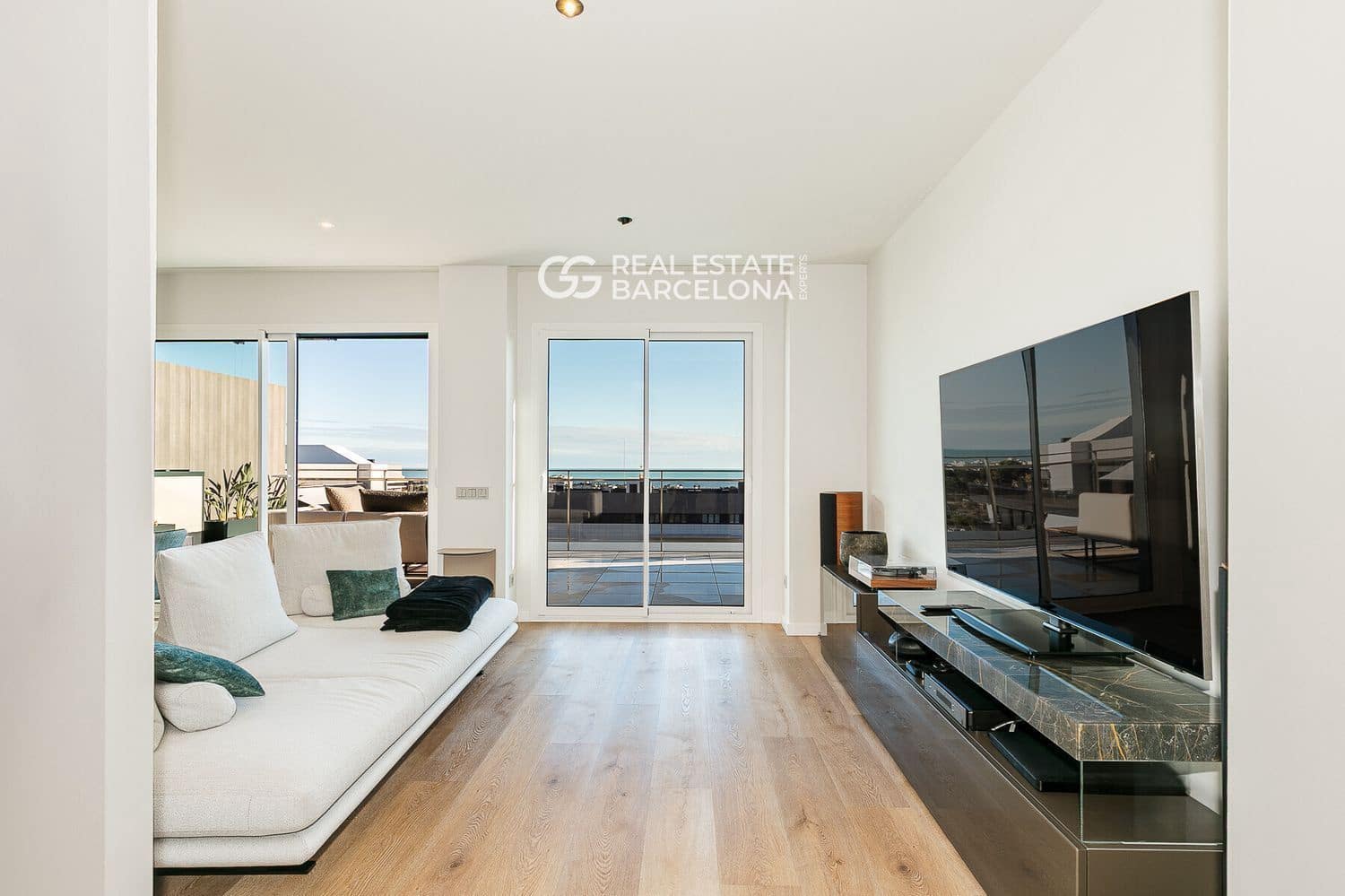 2 bedroom Penthouse for sale in Sitges with pool garage - € 1,390,000 (Ref: 9713584)