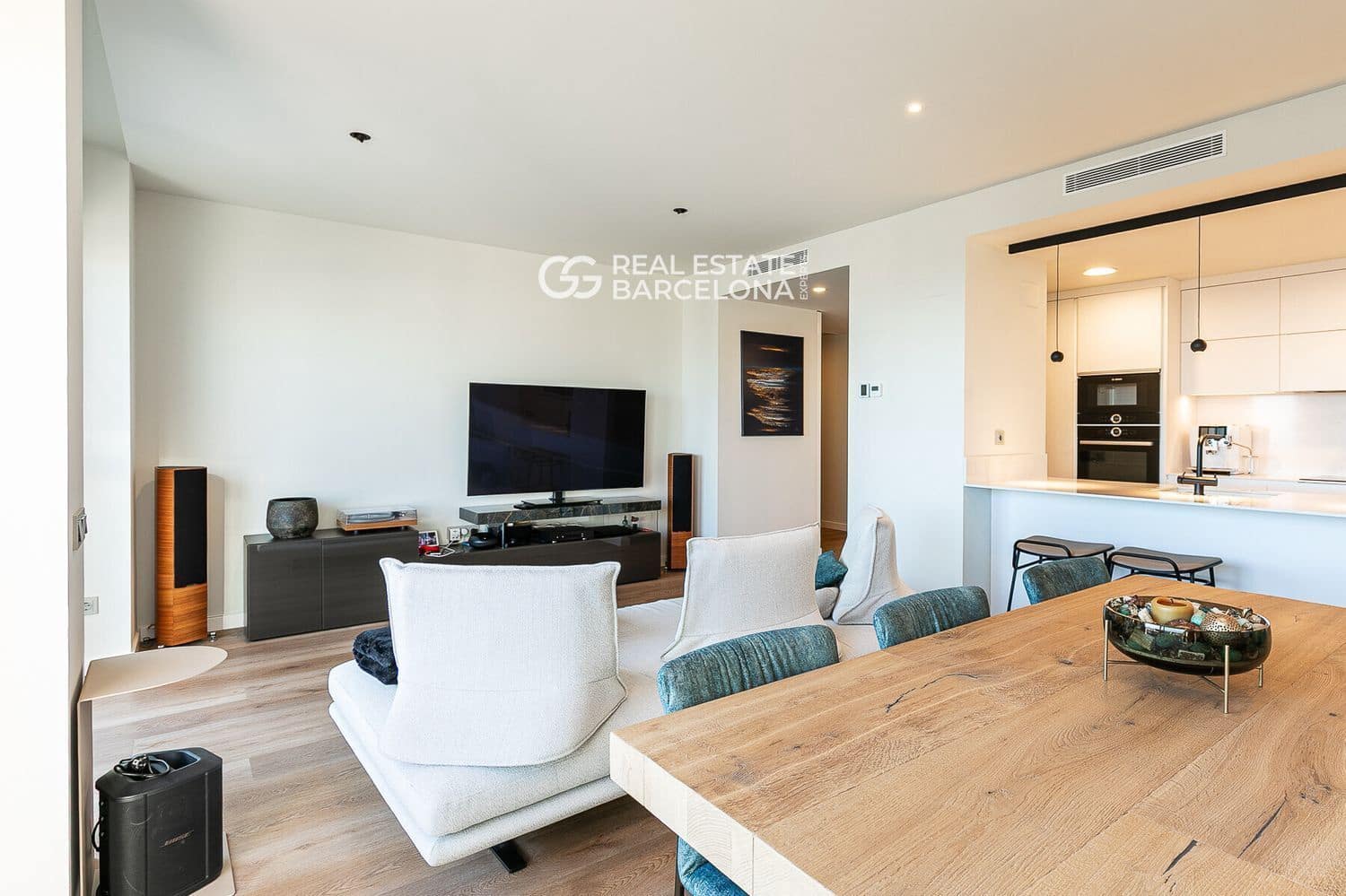 2 bedroom Penthouse for sale in Sitges with pool garage - € 1,390,000 (Ref: 9713584)