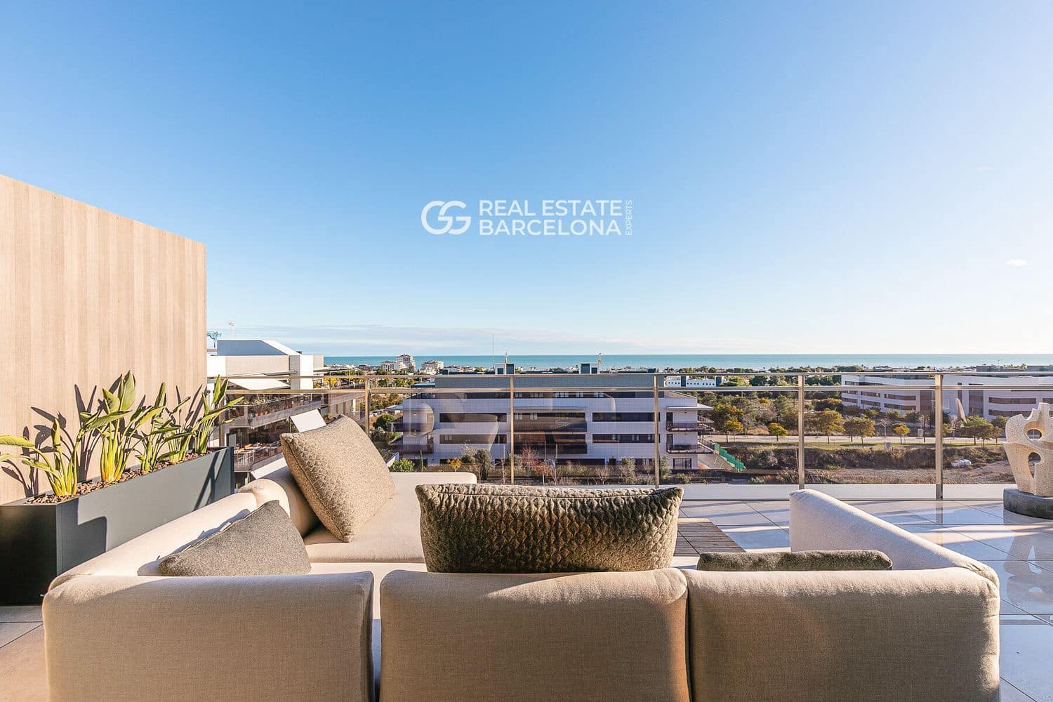 2 bedroom Penthouse for sale in Sitges with pool garage - € 1,390,000 (Ref: 9713584)