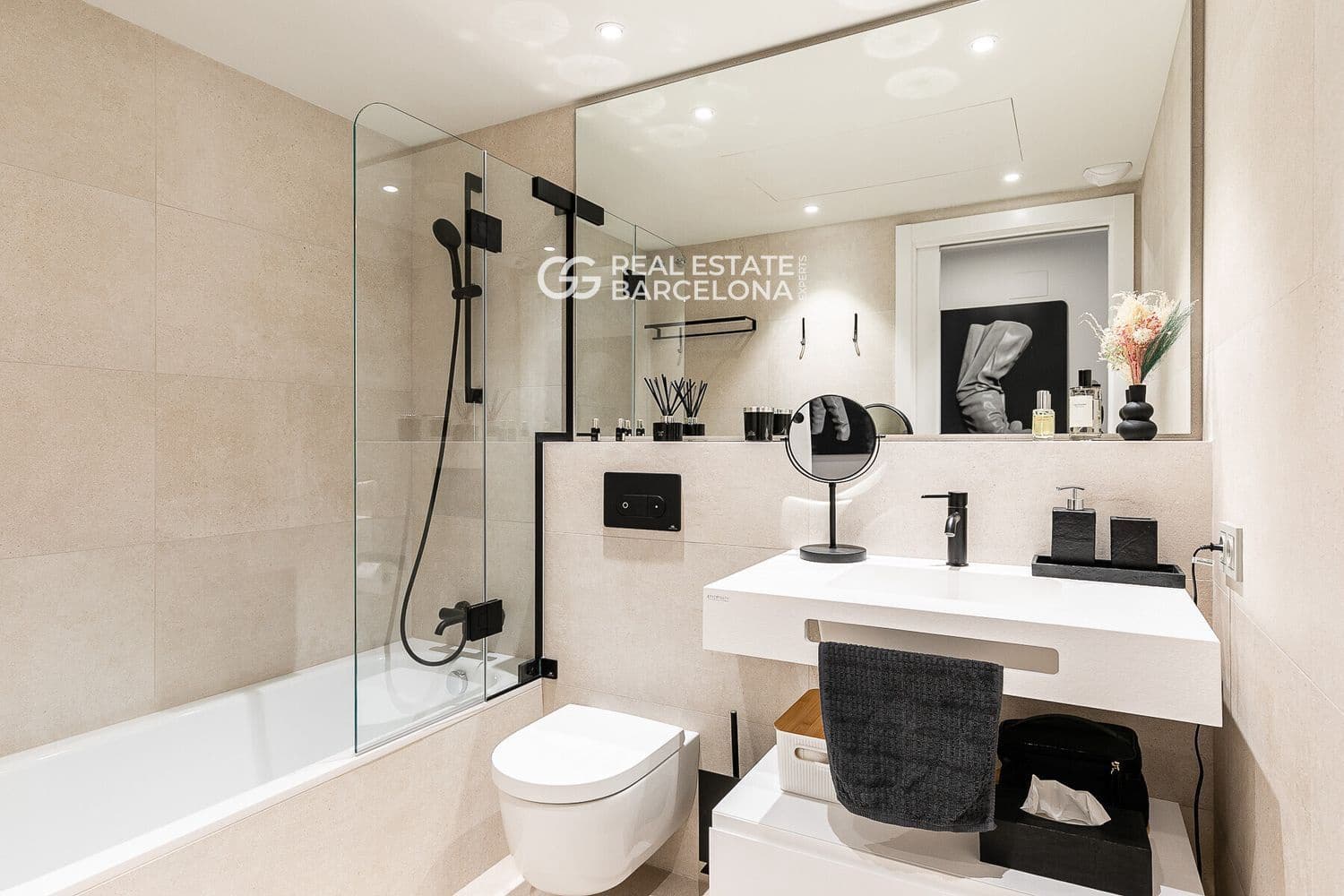 2 bedroom Penthouse for sale in Sitges with pool garage - € 1,390,000 (Ref: 9713584)