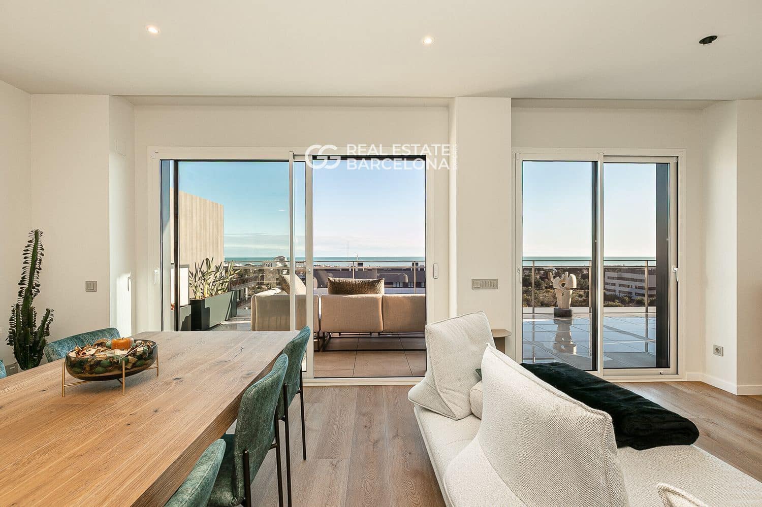 2 bedroom Penthouse for sale in Sitges with pool garage - € 1,390,000 (Ref: 9713584)