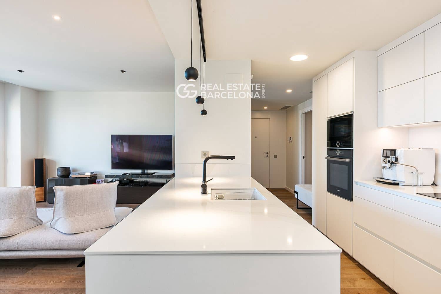 2 bedroom Penthouse for sale in Sitges with pool garage - € 1,390,000 (Ref: 9713584)