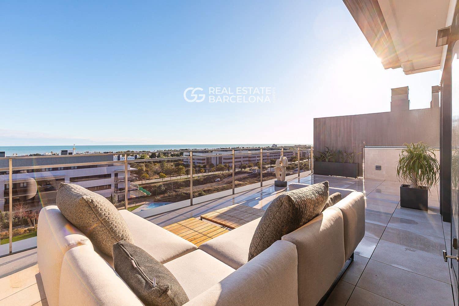 2 bedroom Penthouse for sale in Sitges with pool garage - € 1,390,000 (Ref: 9713584)