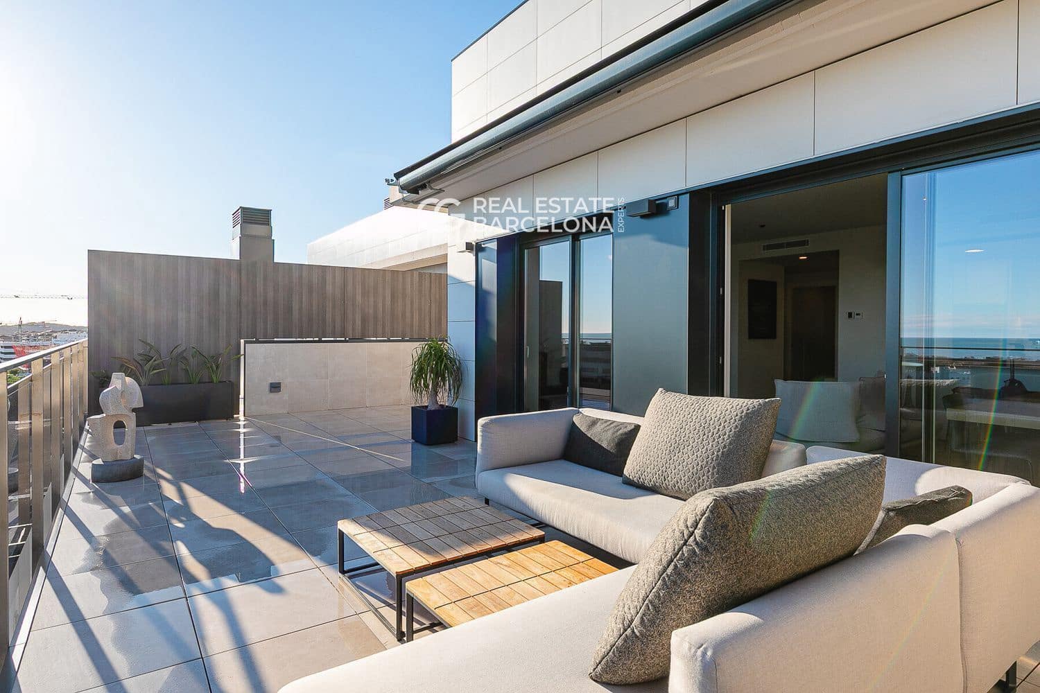 2 bedroom Penthouse for sale in Sitges with pool garage - € 1,390,000 (Ref: 9713584)