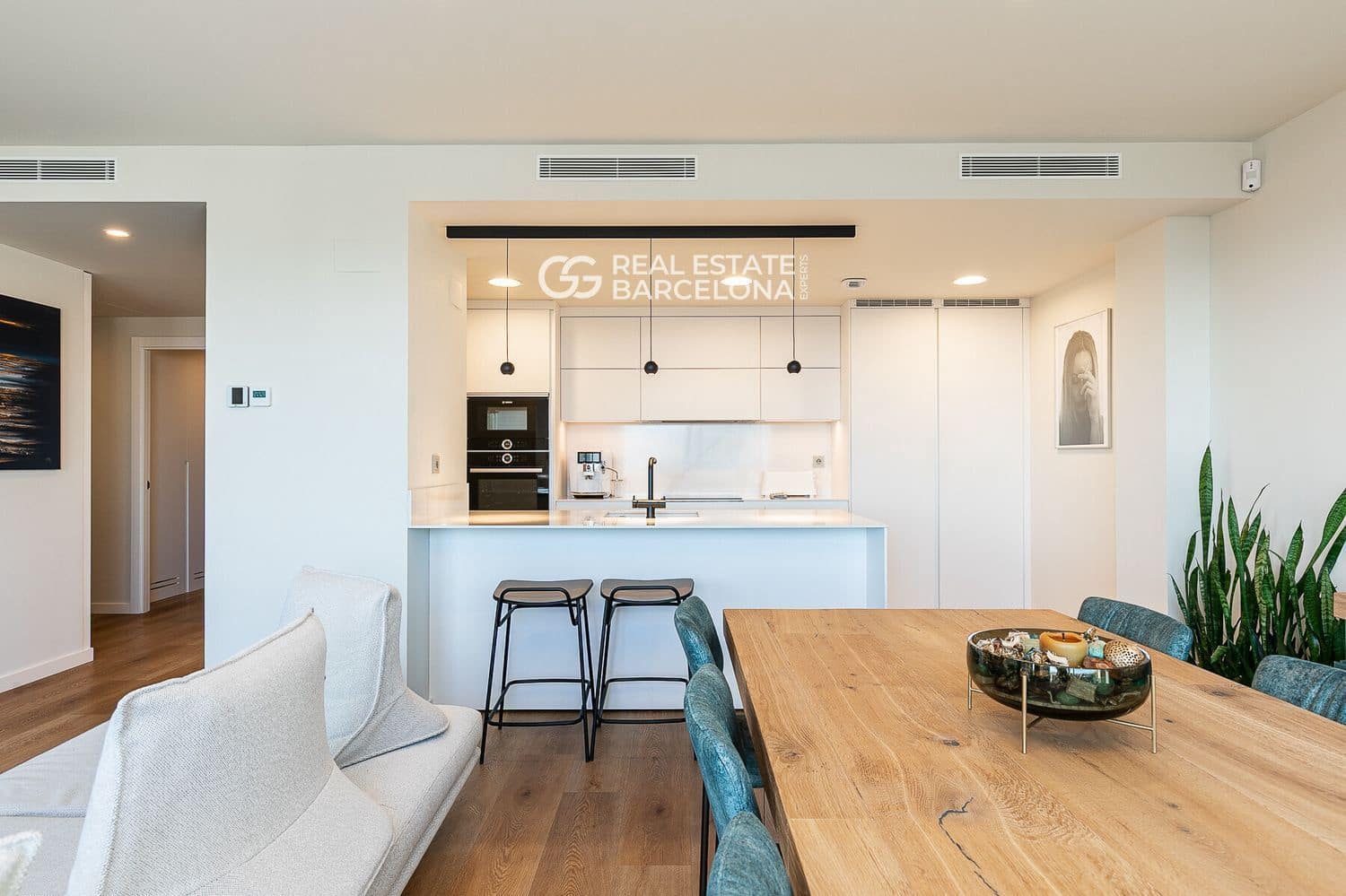 2 bedroom Penthouse for sale in Sitges with pool garage - € 1,390,000 (Ref: 9713584)