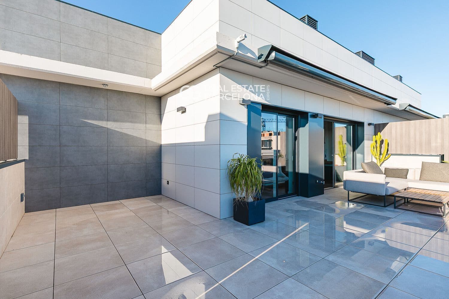 2 bedroom Penthouse for sale in Sitges with pool garage - € 1,390,000 (Ref: 9713584)