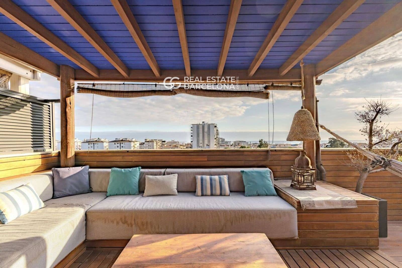 4 bedroom Penthouse for sale in Sitges with pool garage - € 1,245,000 (Ref: 9714130)