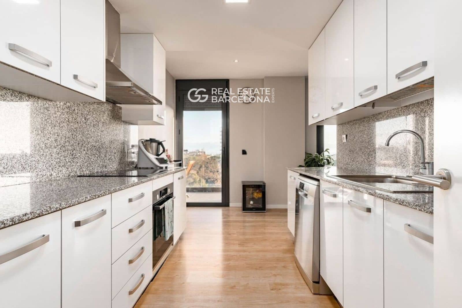 4 bedroom Penthouse for sale in Sitges with pool garage - € 1,245,000 (Ref: 9714130)