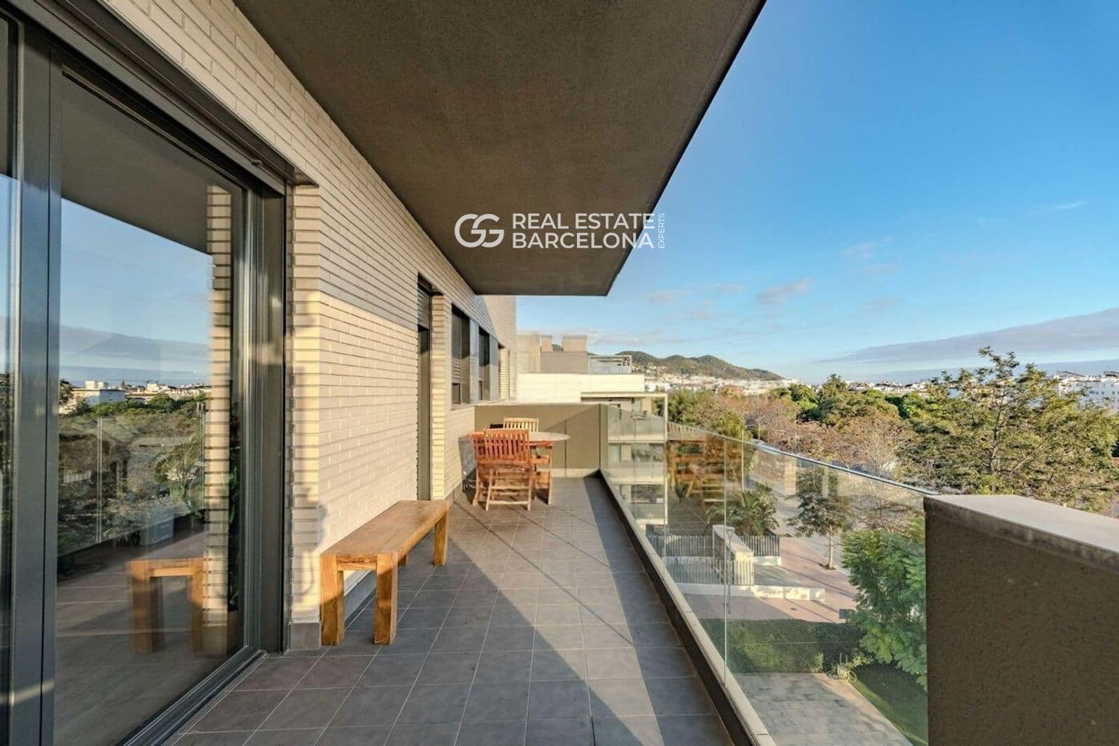 4 bedroom Penthouse for sale in Sitges with pool garage - € 1,245,000 (Ref: 9714130)