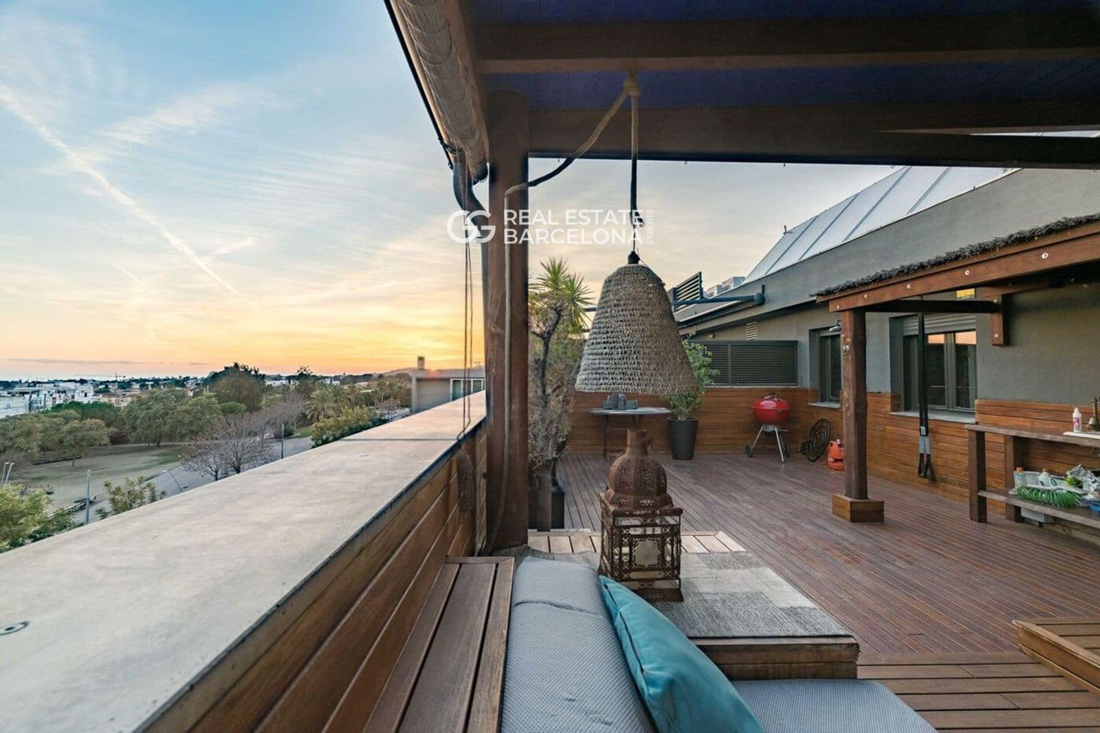 4 bedroom Penthouse for sale in Sitges with pool garage - € 1,245,000 (Ref: 9714130)