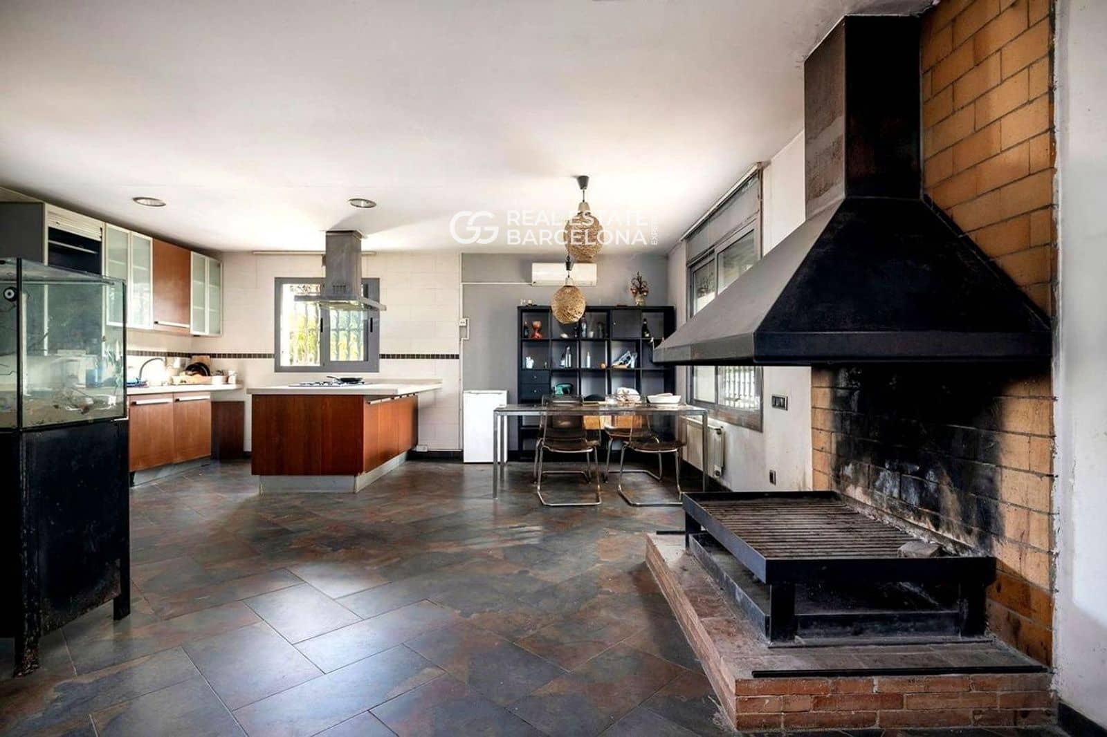 4 bedroom Villa for sale in Gava with pool garage - € 1,050,000 (Ref: 9720626)