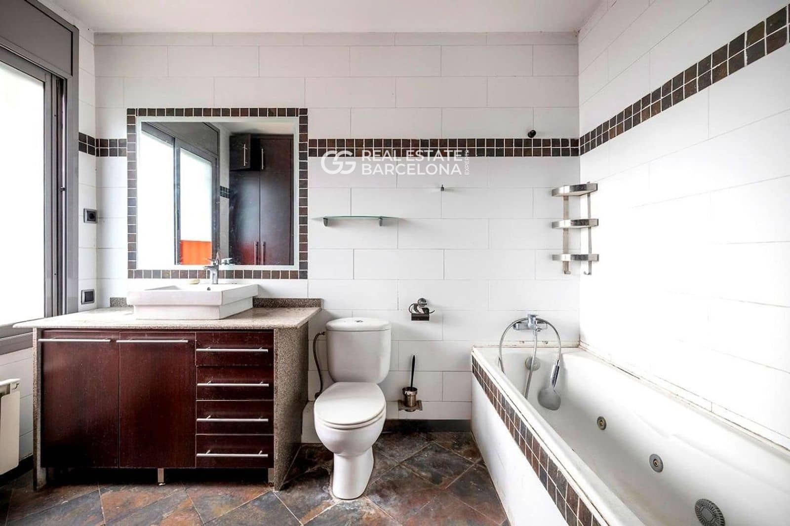 4 bedroom Villa for sale in Gava with pool garage - € 1,050,000 (Ref: 9720626)