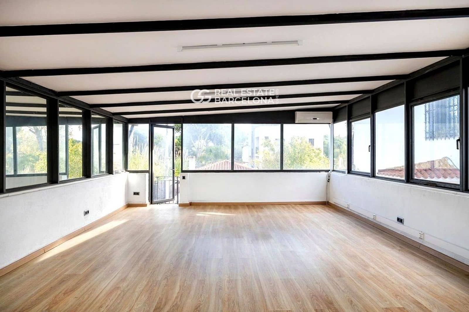 4 bedroom Villa for sale in Gava with pool garage - € 1,050,000 (Ref: 9720626)